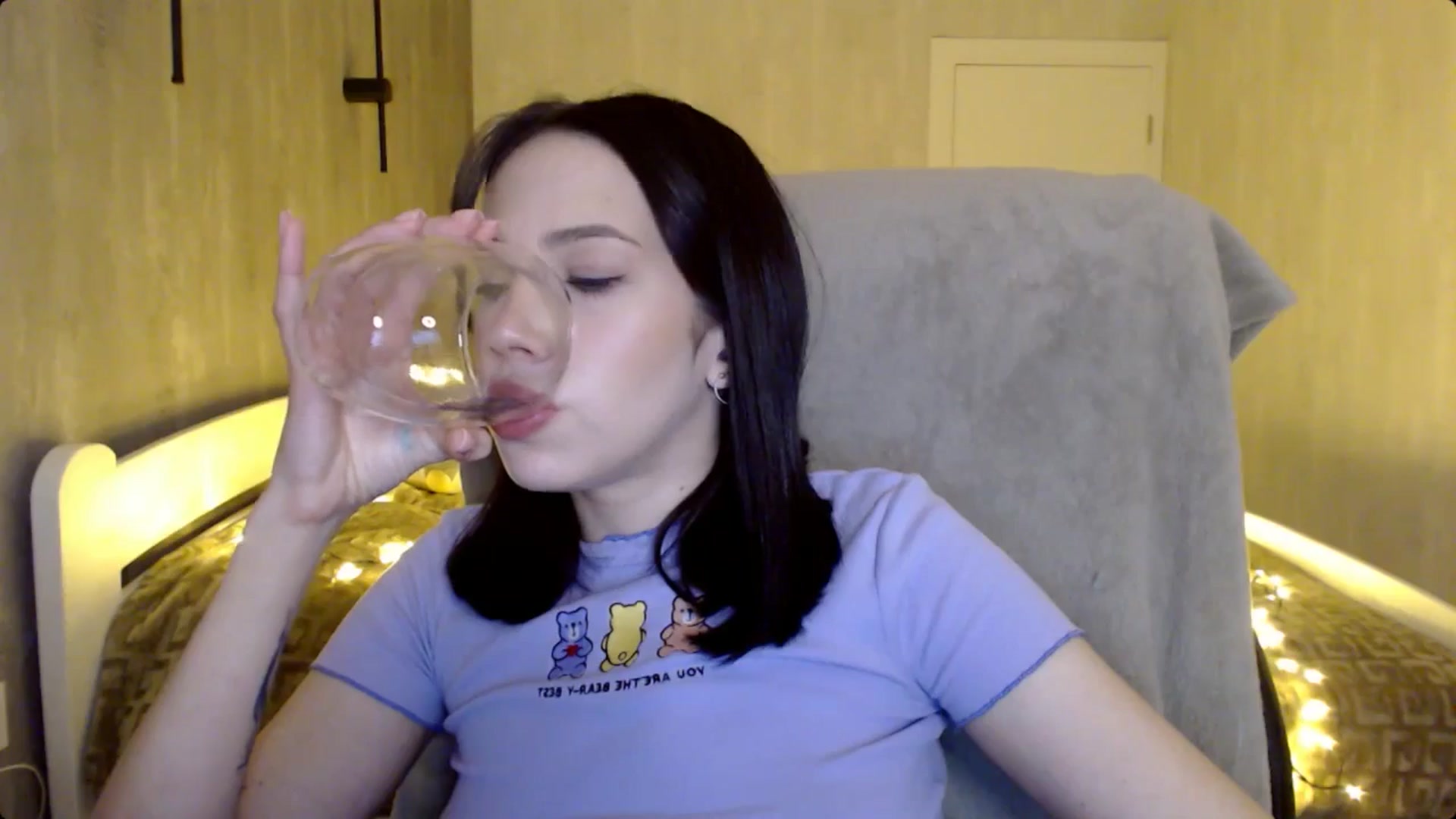 Gallery image thumbnail from LovellyRima__'s myfreecams stream on, 12/18/2024, 18:39 image 17 of 20