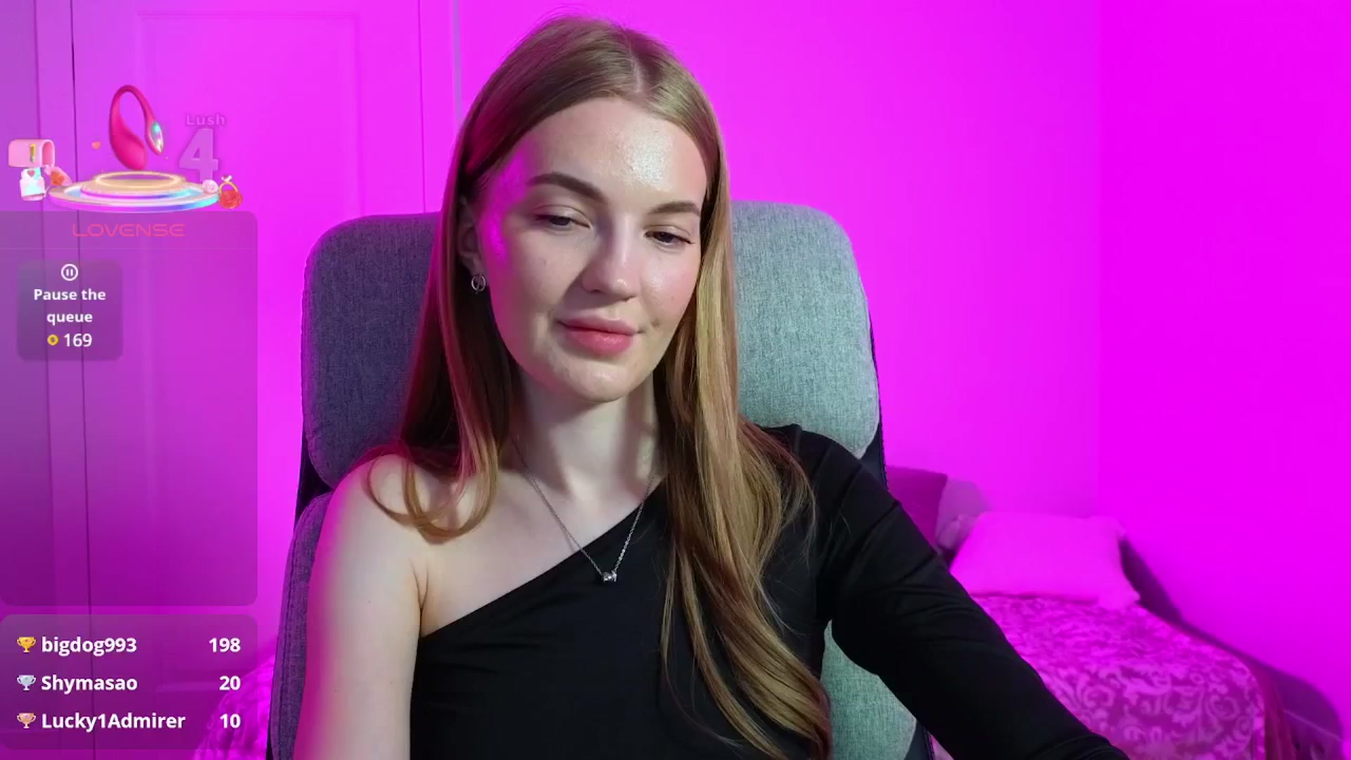 Gallery image thumbnail from LovelyAndy_'s myfreecams stream on, 04/16/2025, 17:34 image 16 of 20