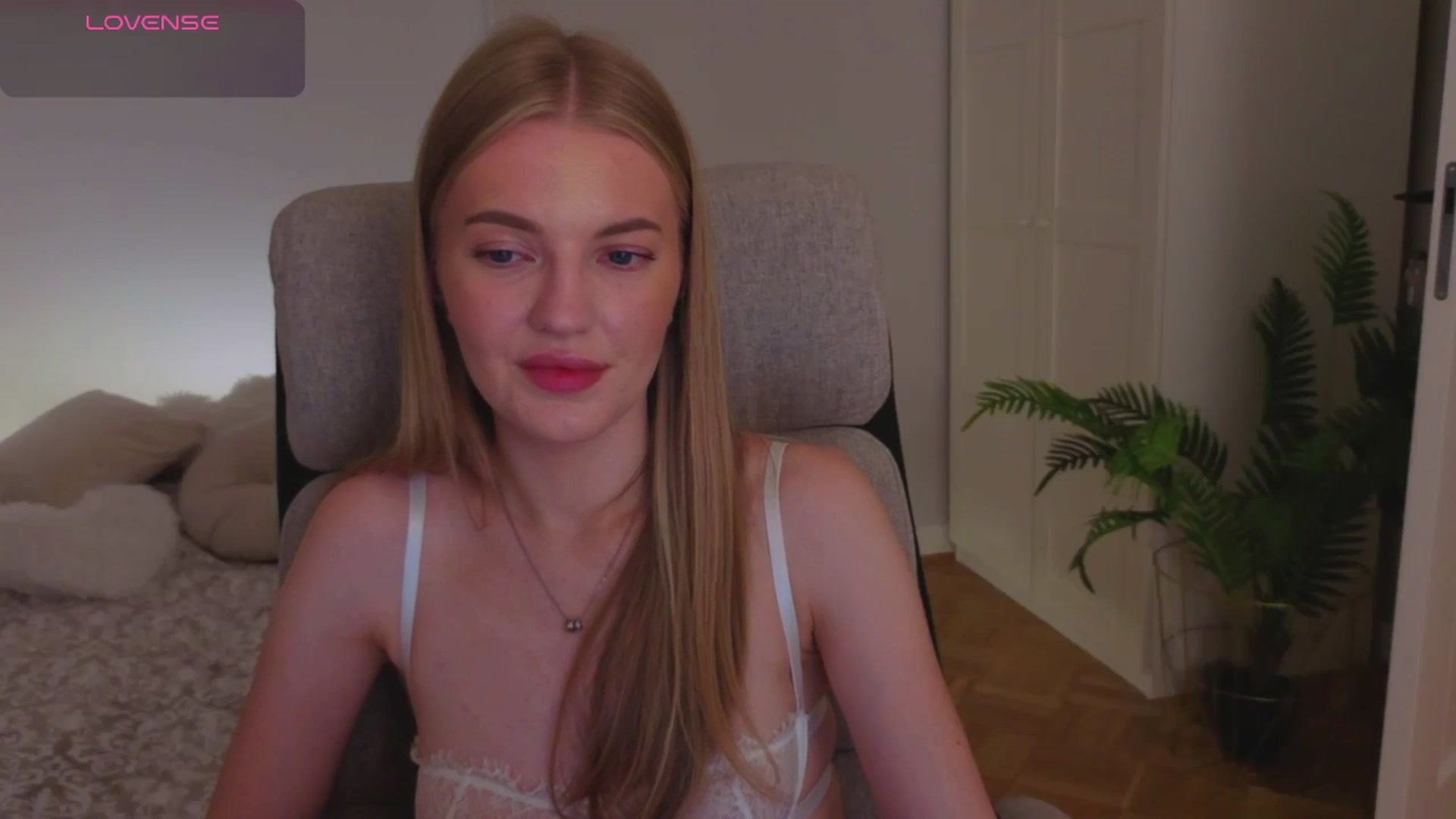 Gallery image thumbnail from LovelyAndy_'s myfreecams stream on, 07/28/2025, 24:21 image 18 of 20