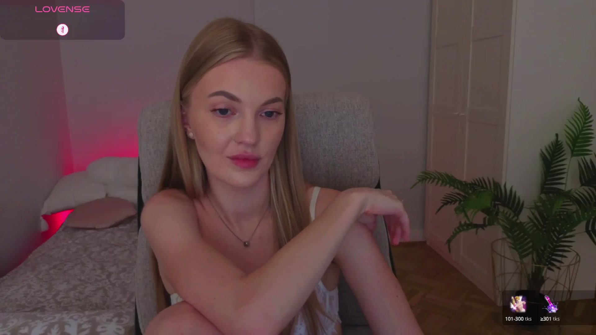 Gallery image thumbnail from LovelyAndy_'s myfreecams stream on, 08/04/2025, 17:00 image 17 of 20