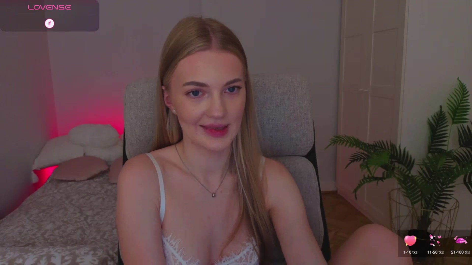 Gallery image thumbnail from LovelyAndy_'s myfreecams stream on, 08/04/2025, 17:00 image 8 of 20