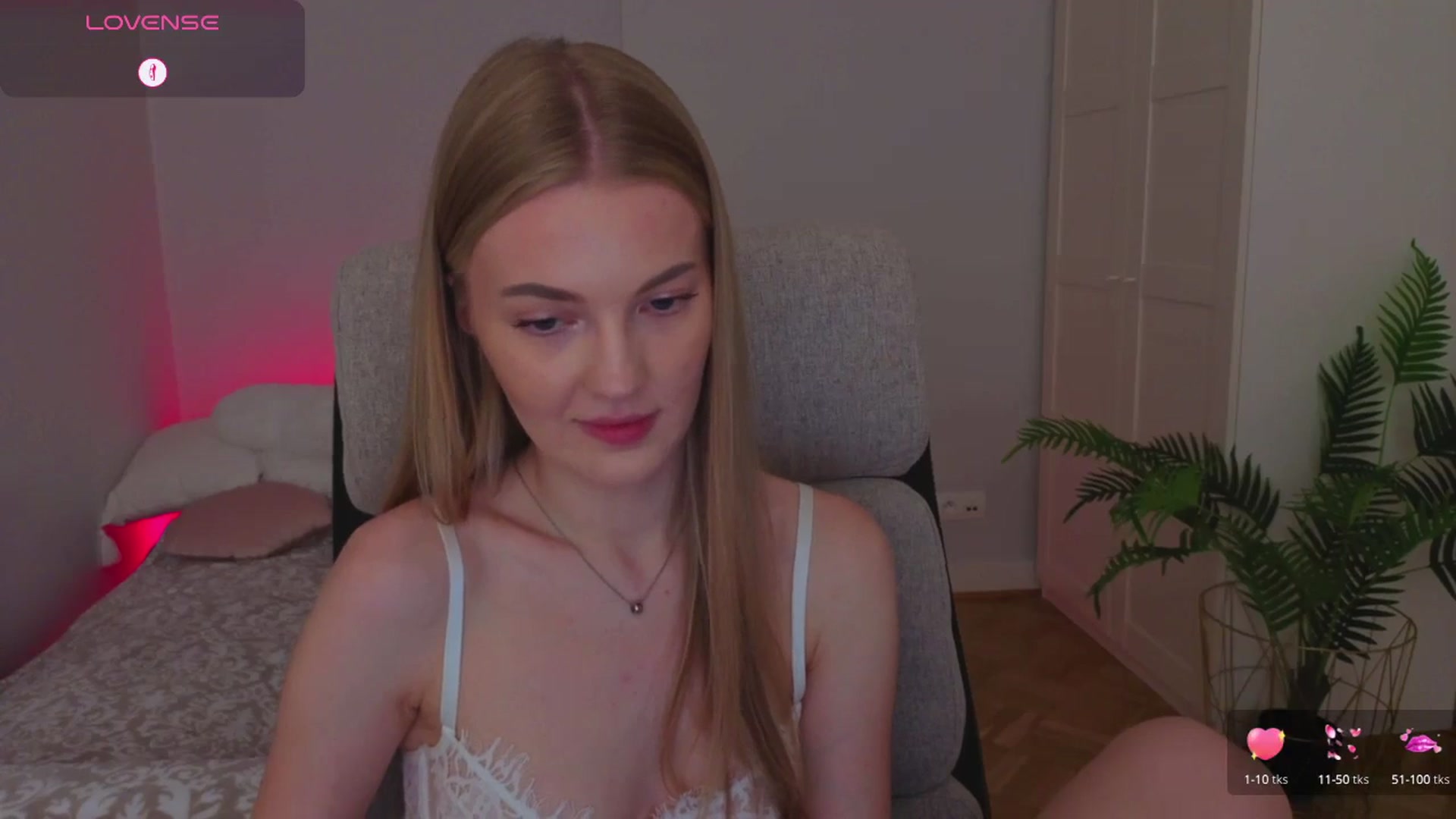 Gallery image thumbnail from LovelyAndy_'s myfreecams stream on, 08/04/2025, 17:00 image 2 of 20