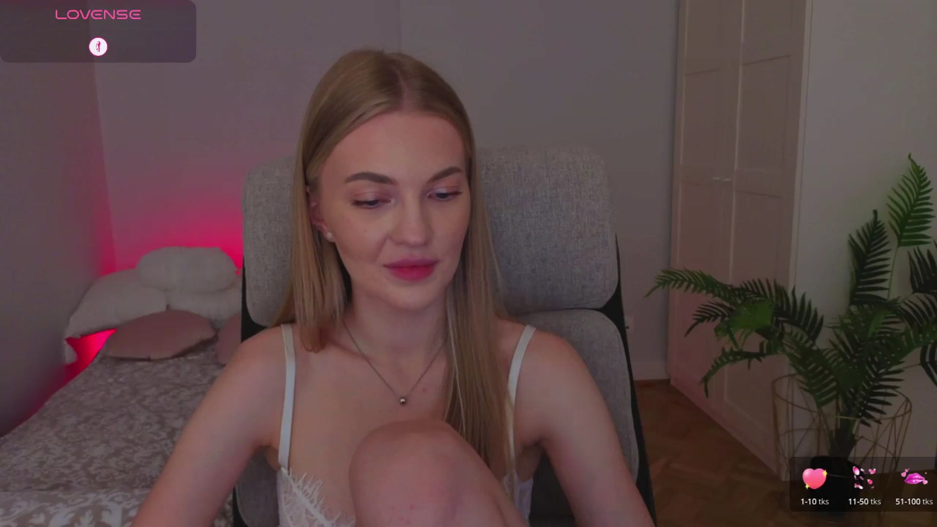 Gallery image thumbnail from LovelyAndy_'s myfreecams stream on, 08/04/2025, 17:00 image 5 of 20
