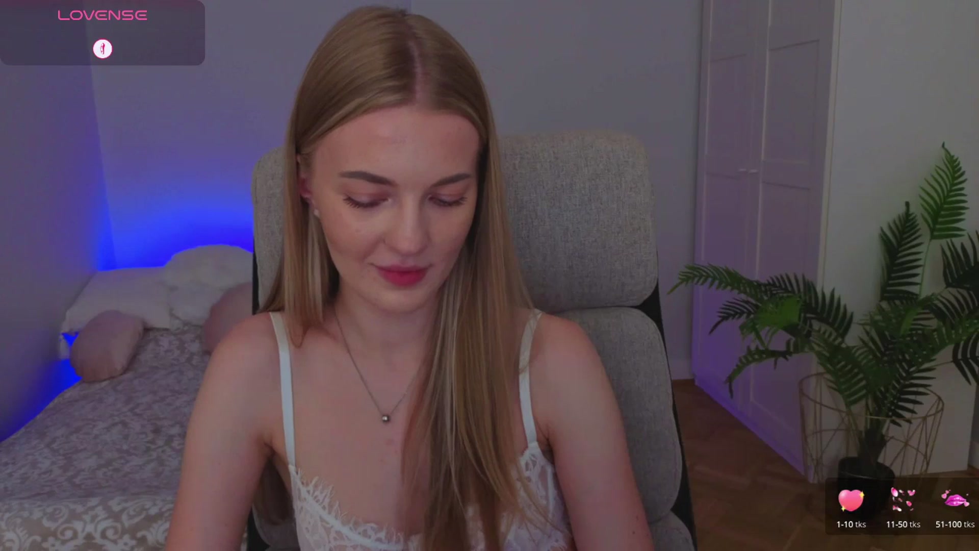 Gallery image thumbnail from LovelyAndy_'s myfreecams stream on, 08/04/2025, 21:47 image 16 of 20