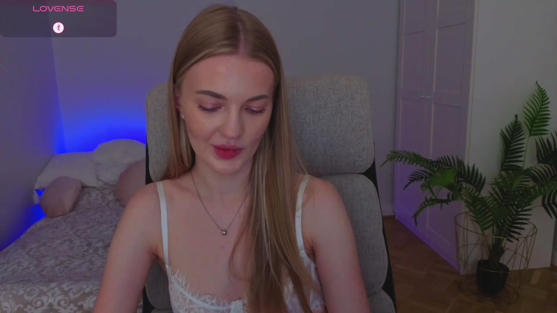 Gallery image thumbnail from LovelyAndy_'s myfreecams stream on, 08/04/2025, 21:47 image 17 of 20