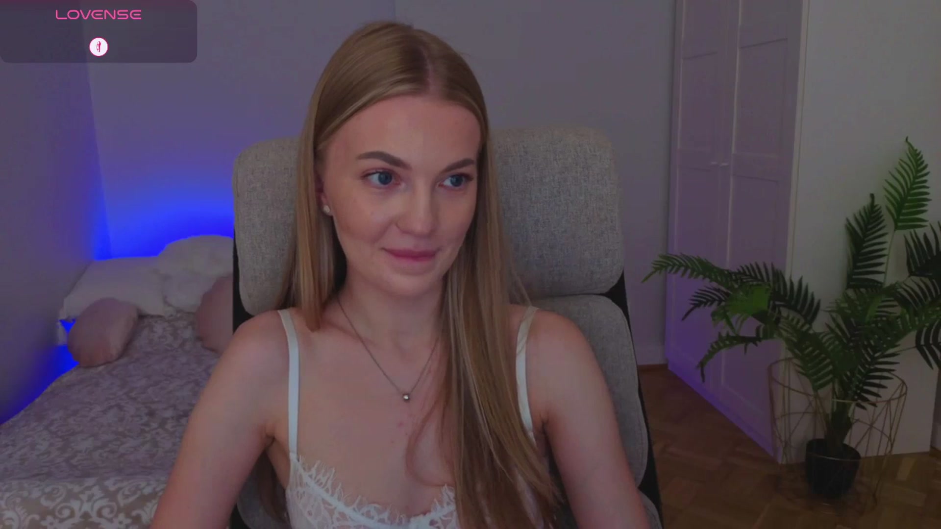 Gallery image thumbnail from LovelyAndy_'s myfreecams stream on, 08/04/2025, 21:47 image 19 of 20