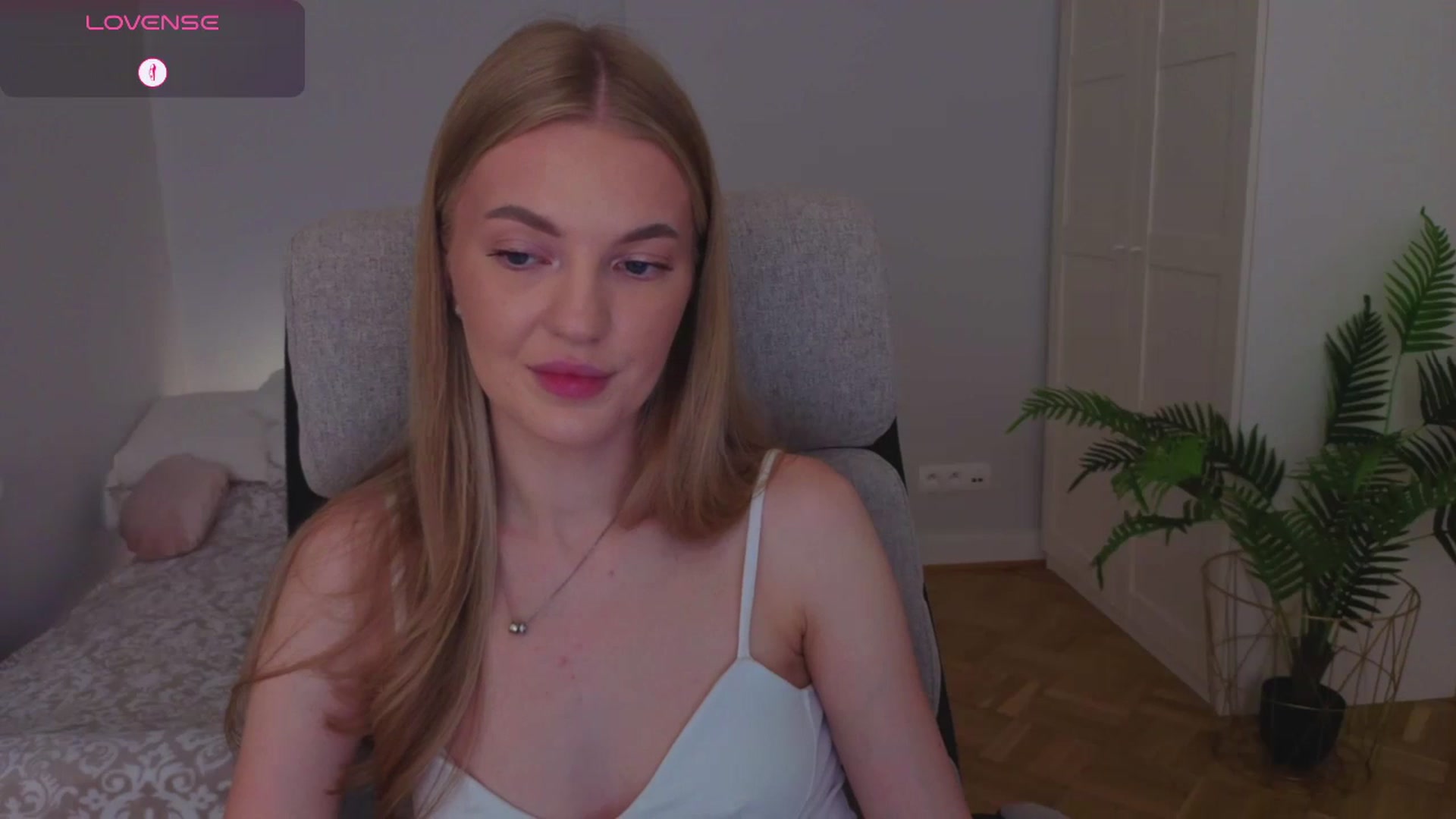 Gallery image thumbnail from LovelyAndy_'s myfreecams stream on, 08/05/2025, 18:12 image 15 of 20