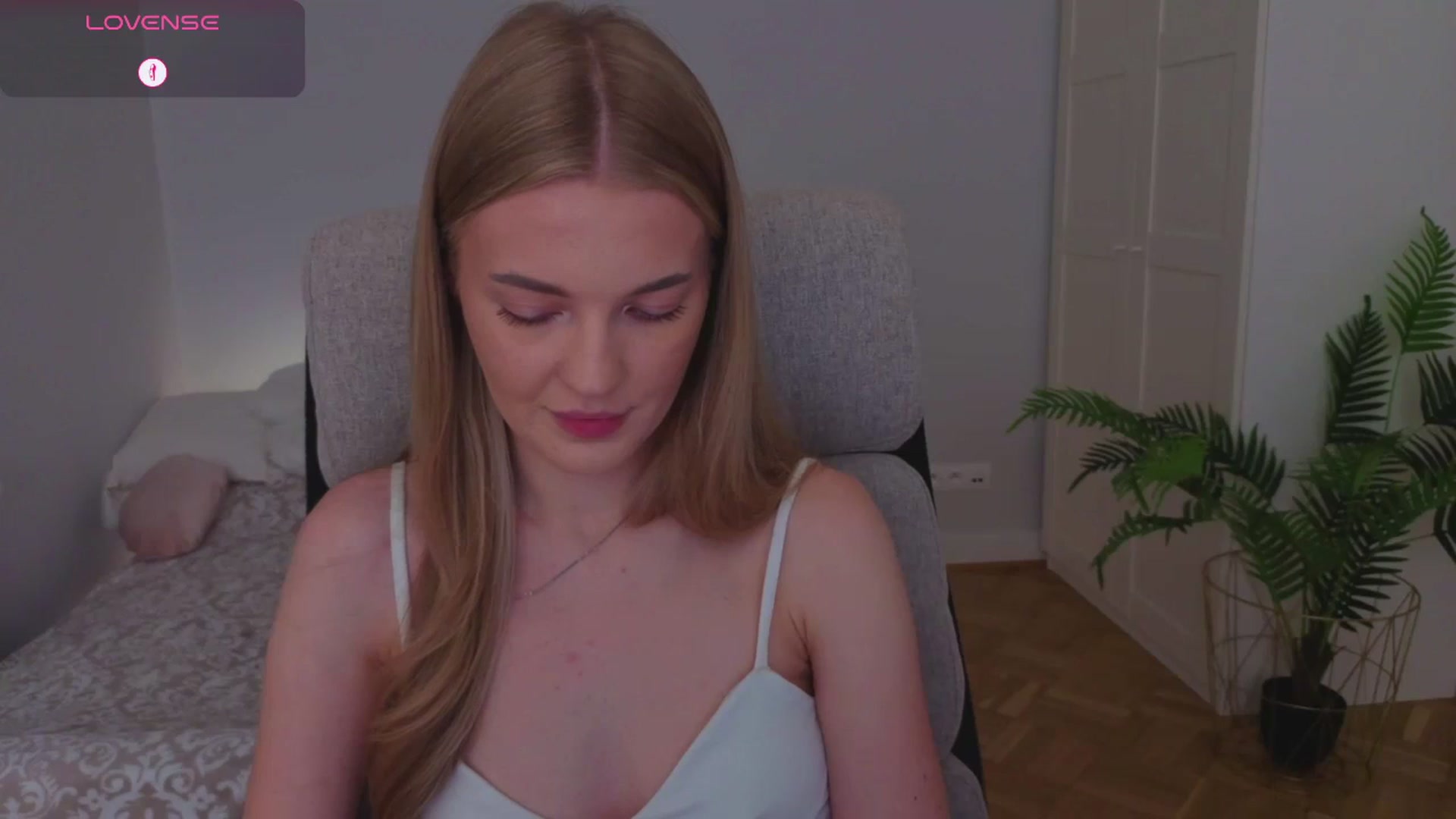 Gallery image thumbnail from LovelyAndy_'s myfreecams stream on, 08/05/2025, 18:12 image 13 of 20