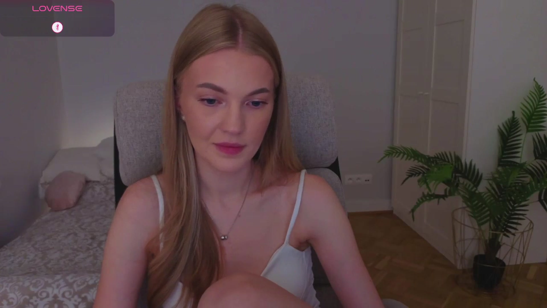 Gallery image thumbnail from LovelyAndy_'s myfreecams stream on, 08/05/2025, 18:12 image 8 of 20