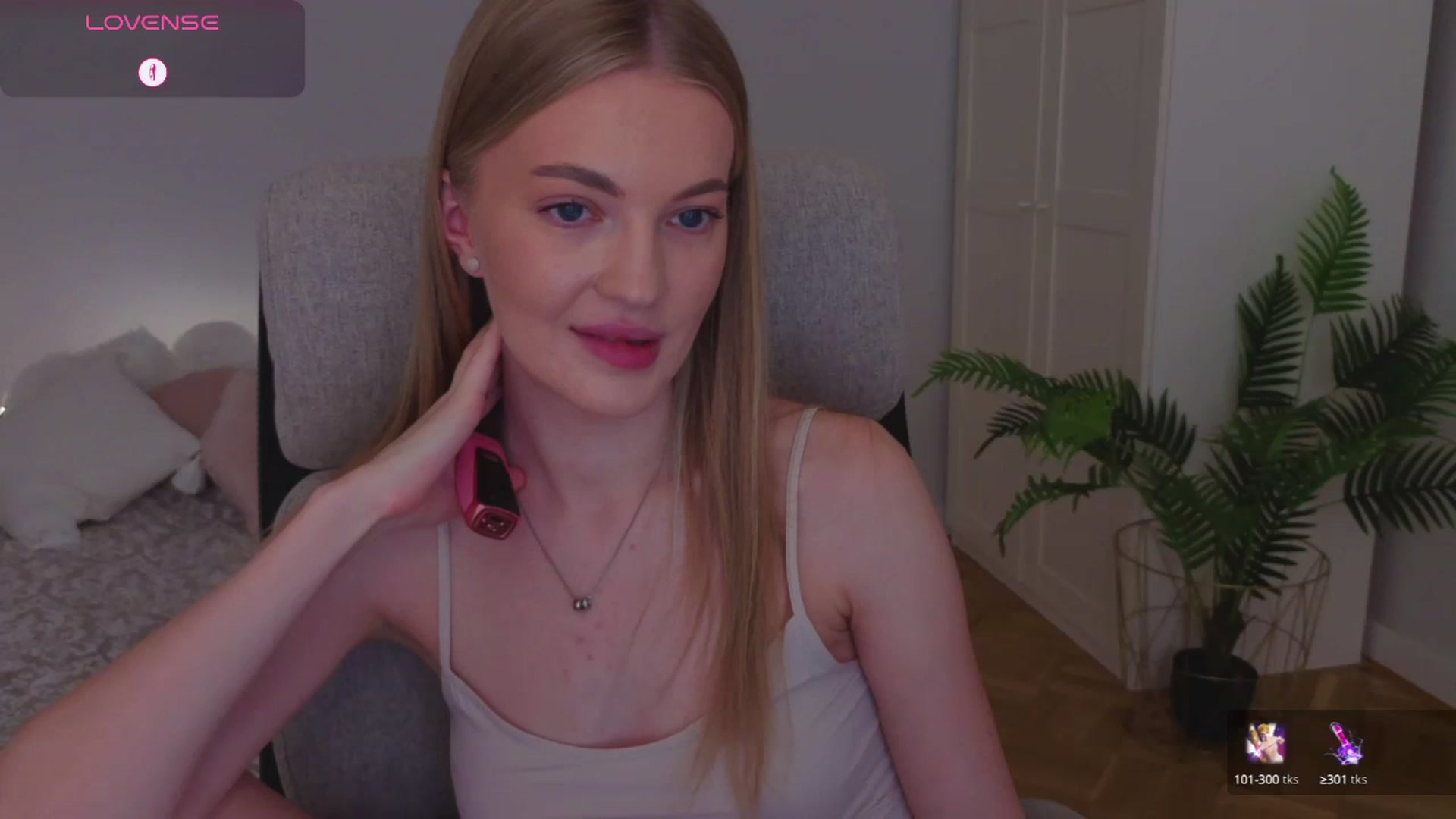 Gallery image thumbnail from LovelyAndy_'s myfreecams stream on, 08/06/2025, 18:31 image 7 of 20