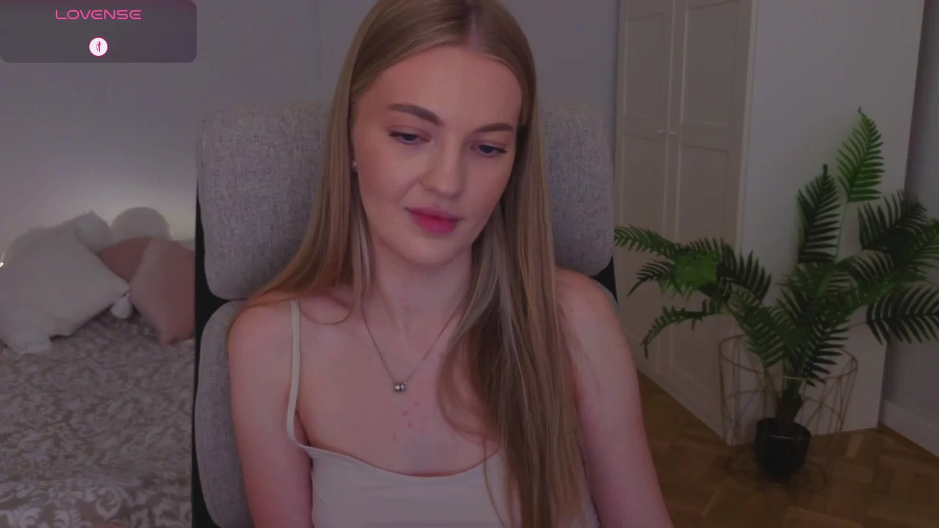 Gallery image thumbnail from LovelyAndy_'s myfreecams stream on, 08/06/2025, 18:31 image 12 of 20