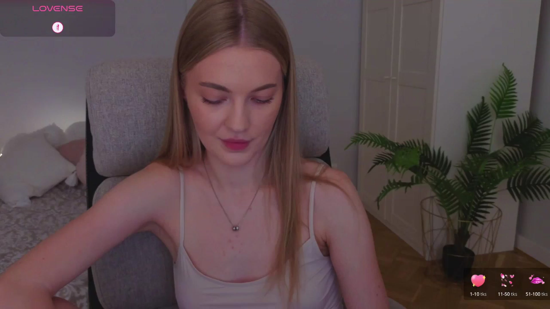 Gallery image thumbnail from LovelyAndy_'s myfreecams stream on, 08/06/2025, 18:31 image 3 of 20