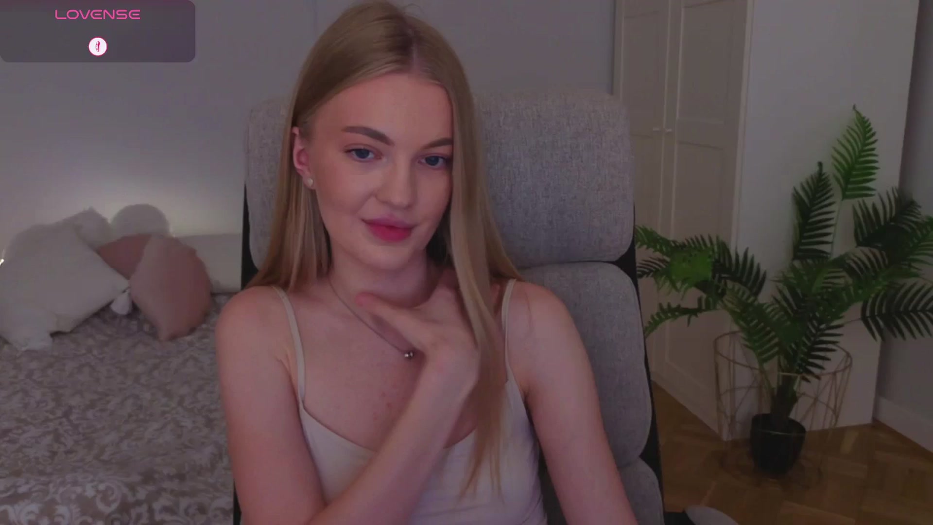 Gallery image thumbnail from LovelyAndy_'s myfreecams stream on, 08/06/2025, 18:31 image 20 of 20