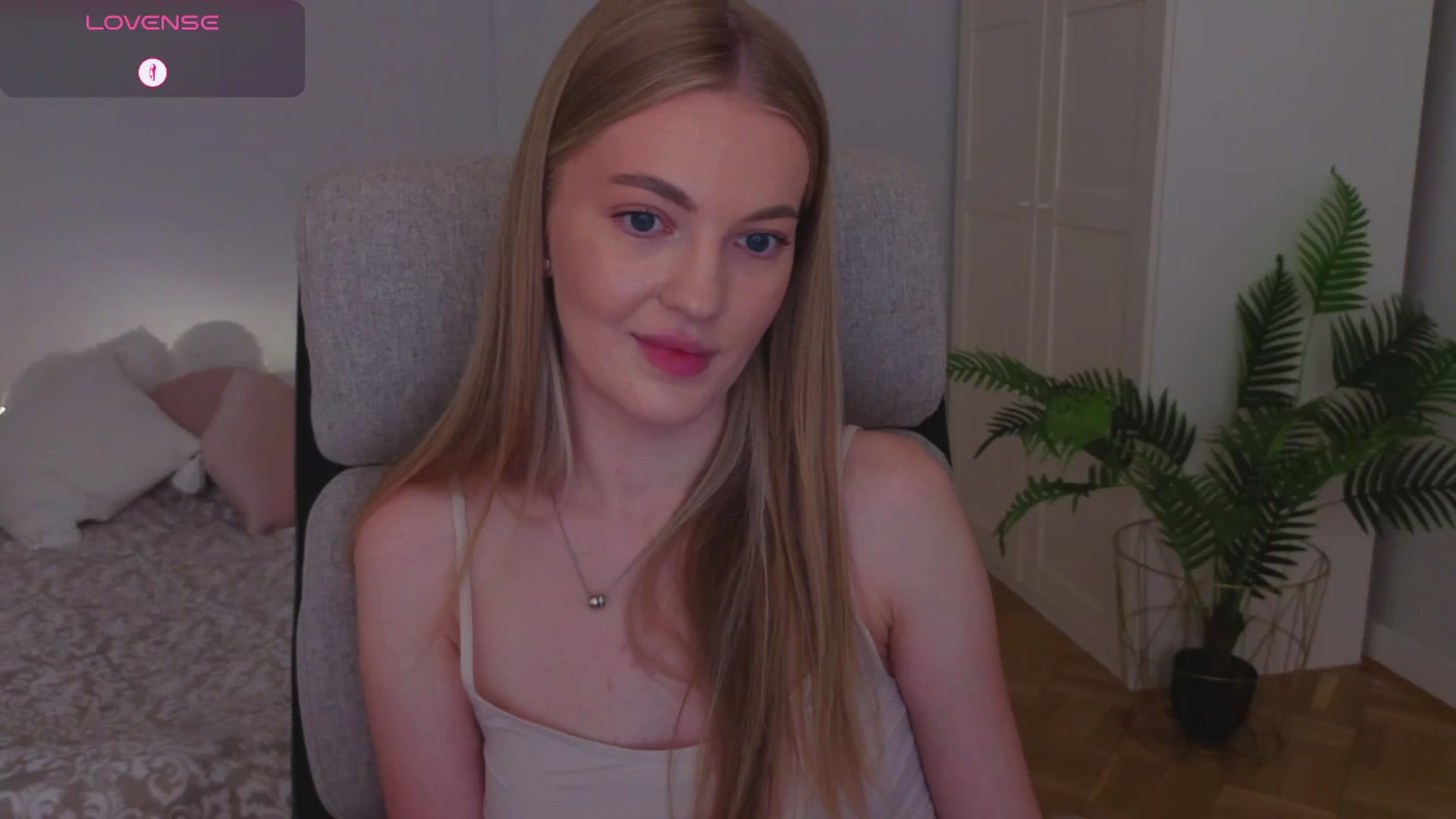 Gallery image thumbnail from LovelyAndy_'s myfreecams stream on, 08/06/2025, 18:31 image 15 of 20