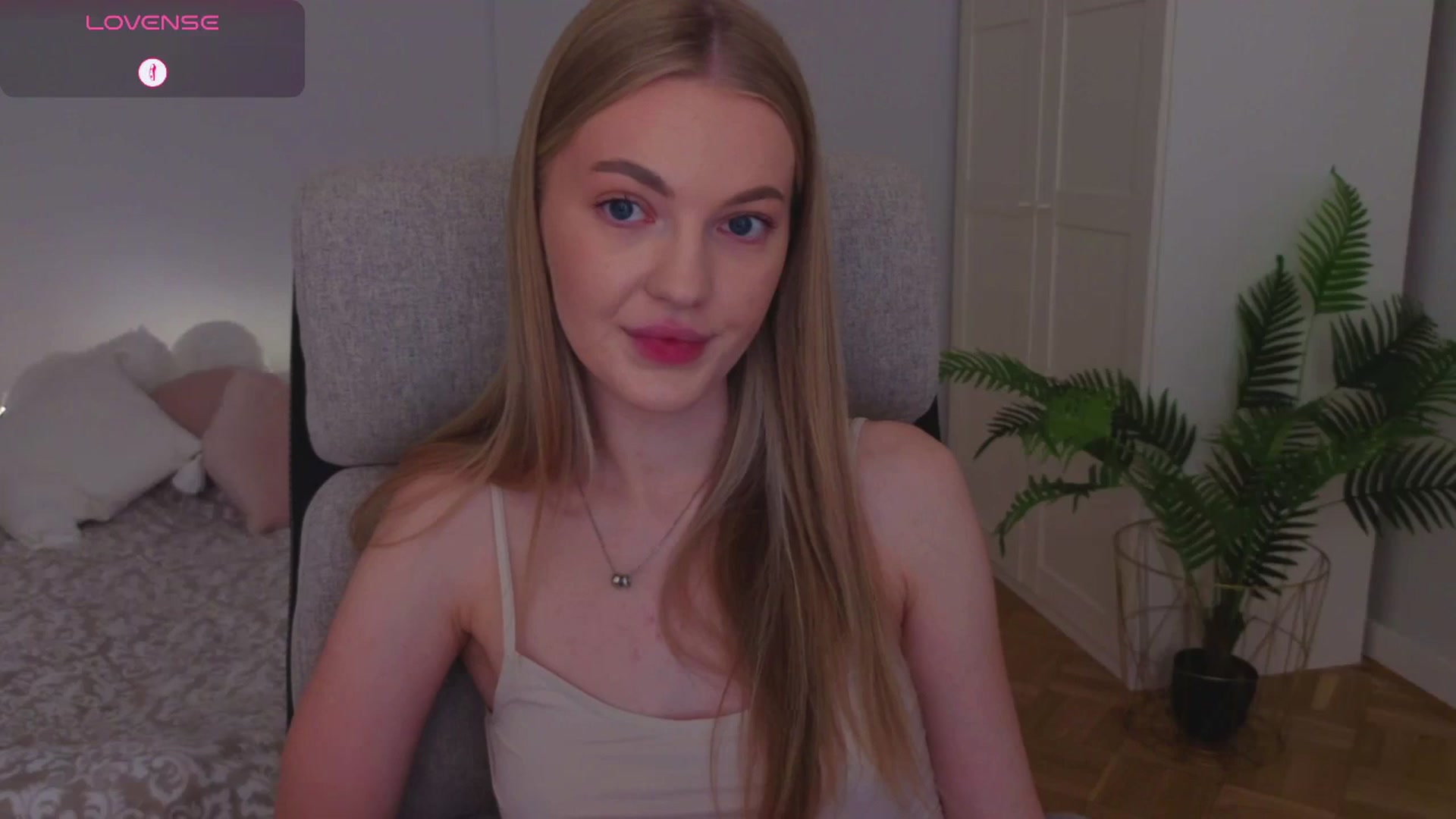 Gallery image thumbnail from LovelyAndy_'s myfreecams stream on, 08/06/2025, 18:31 image 16 of 20