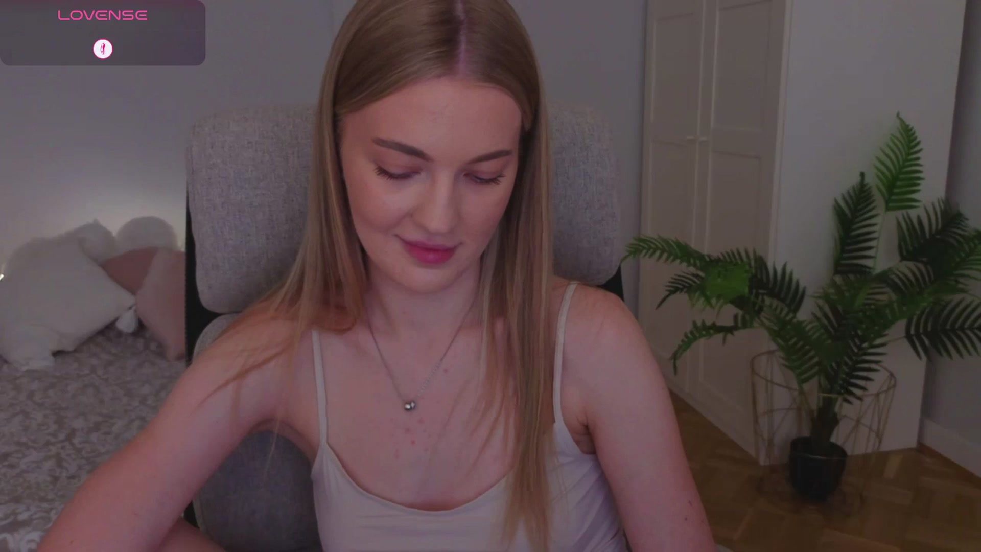 Gallery image thumbnail from LovelyAndy_'s myfreecams stream on, 08/06/2025, 18:31 image 8 of 20