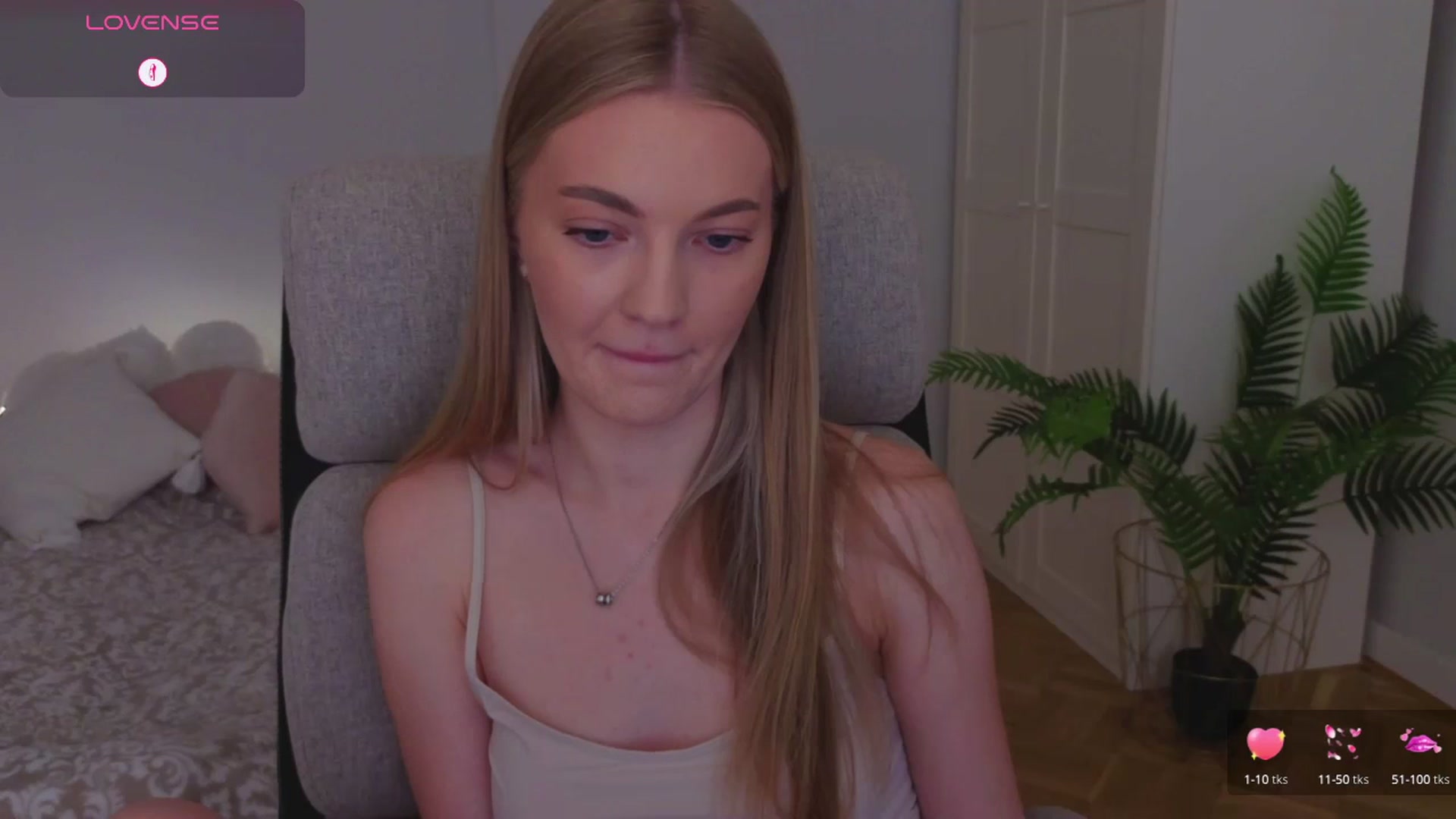Gallery image thumbnail from LovelyAndy_'s myfreecams stream on, 08/06/2025, 18:31 image 10 of 20
