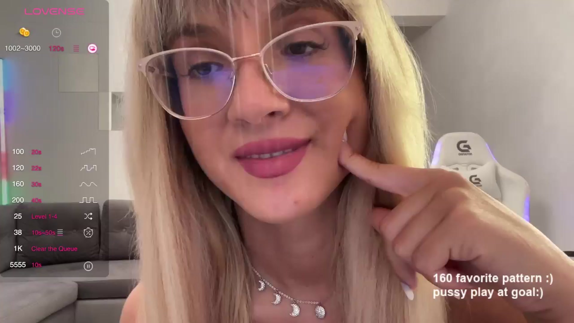 Gallery image thumbnail from LovelyBianca_'s myfreecams stream on, 04/01/2024, 24:32 image 16 of 20