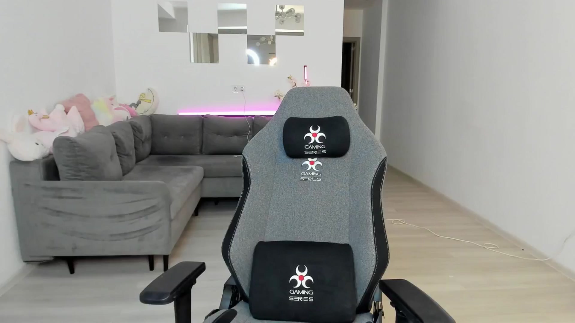 Gallery image thumbnail from LovelyBianca_'s myfreecams stream on, 09/21/2025, 23:37 image 12 of 20