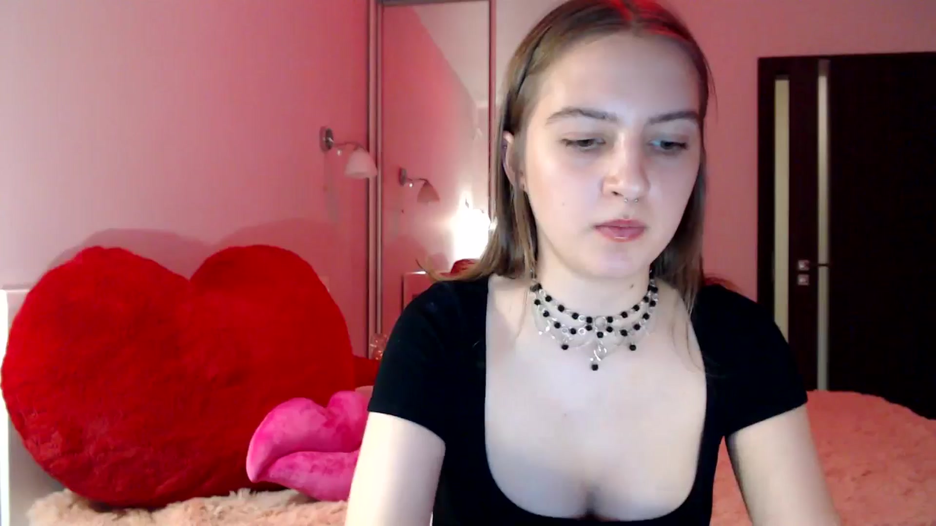 Gallery image thumbnail from LovelyBird's myfreecams stream on, 08/15/2024, 16:54 image 17 of 20