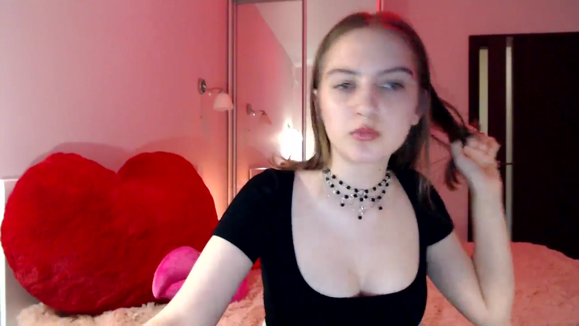 Gallery image thumbnail from LovelyBird's myfreecams stream on, 08/15/2024, 16:54 image 18 of 20