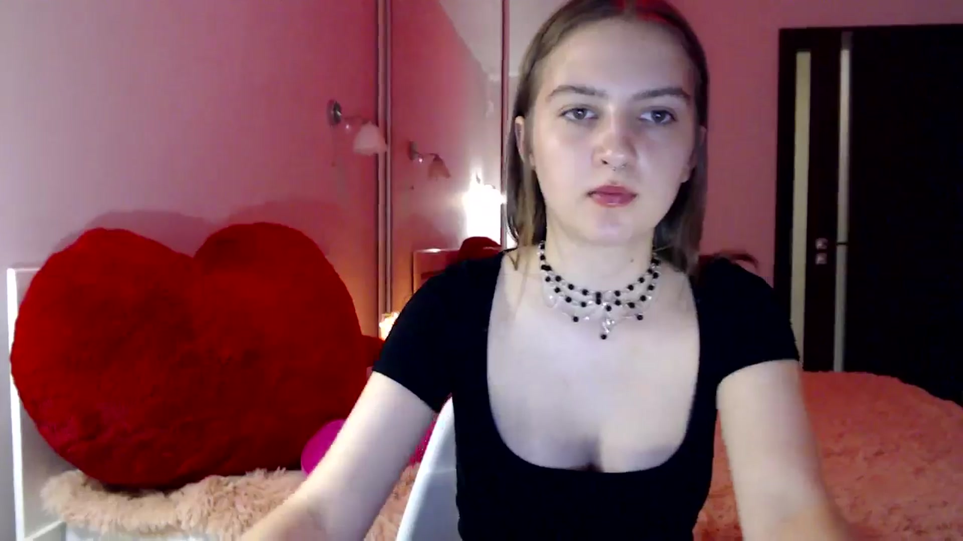 Gallery image thumbnail from LovelyBird's myfreecams stream on, 08/15/2024, 17:56 image 2 of 20