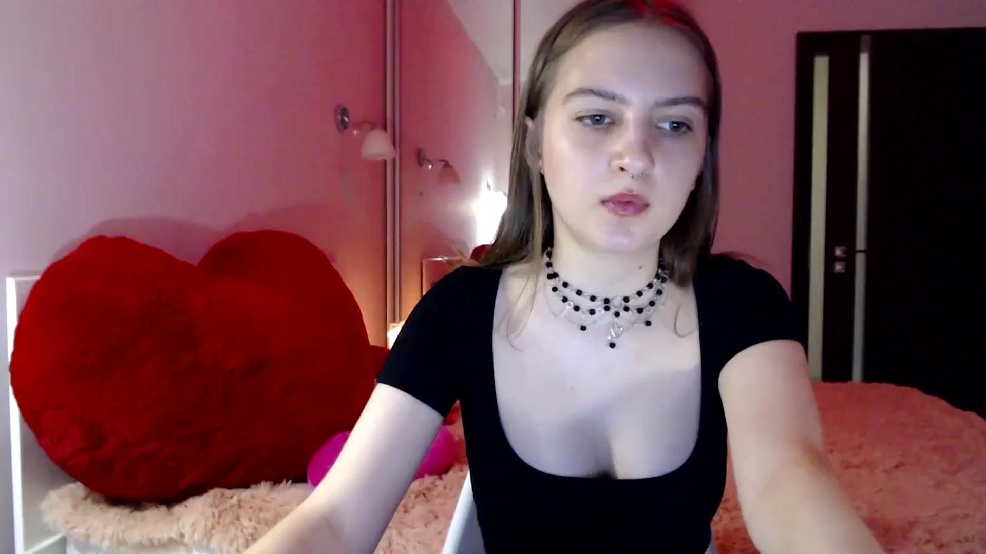 Gallery image thumbnail from LovelyBird's myfreecams stream on, 08/15/2024, 17:56 image 18 of 20