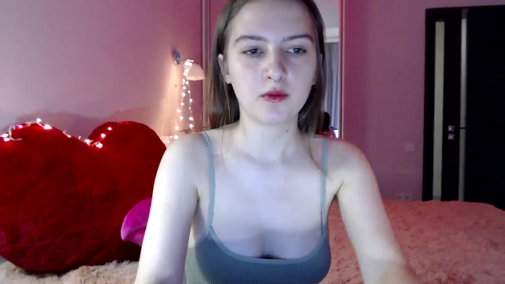 Gallery image thumbnail from LovelyBird's myfreecams stream on, 08/16/2024, 12:35 image 14 of 20