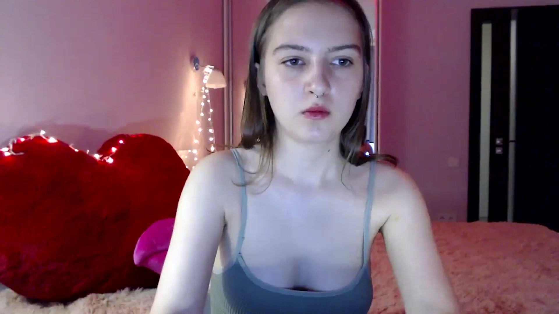 Gallery image thumbnail from LovelyBird's myfreecams stream on, 08/16/2024, 13:19 image 19 of 20
