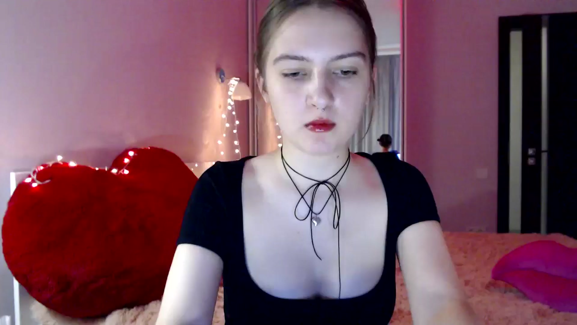 Gallery image thumbnail from LovelyBird's myfreecams stream on, 08/17/2024, 13:15 image 16 of 20