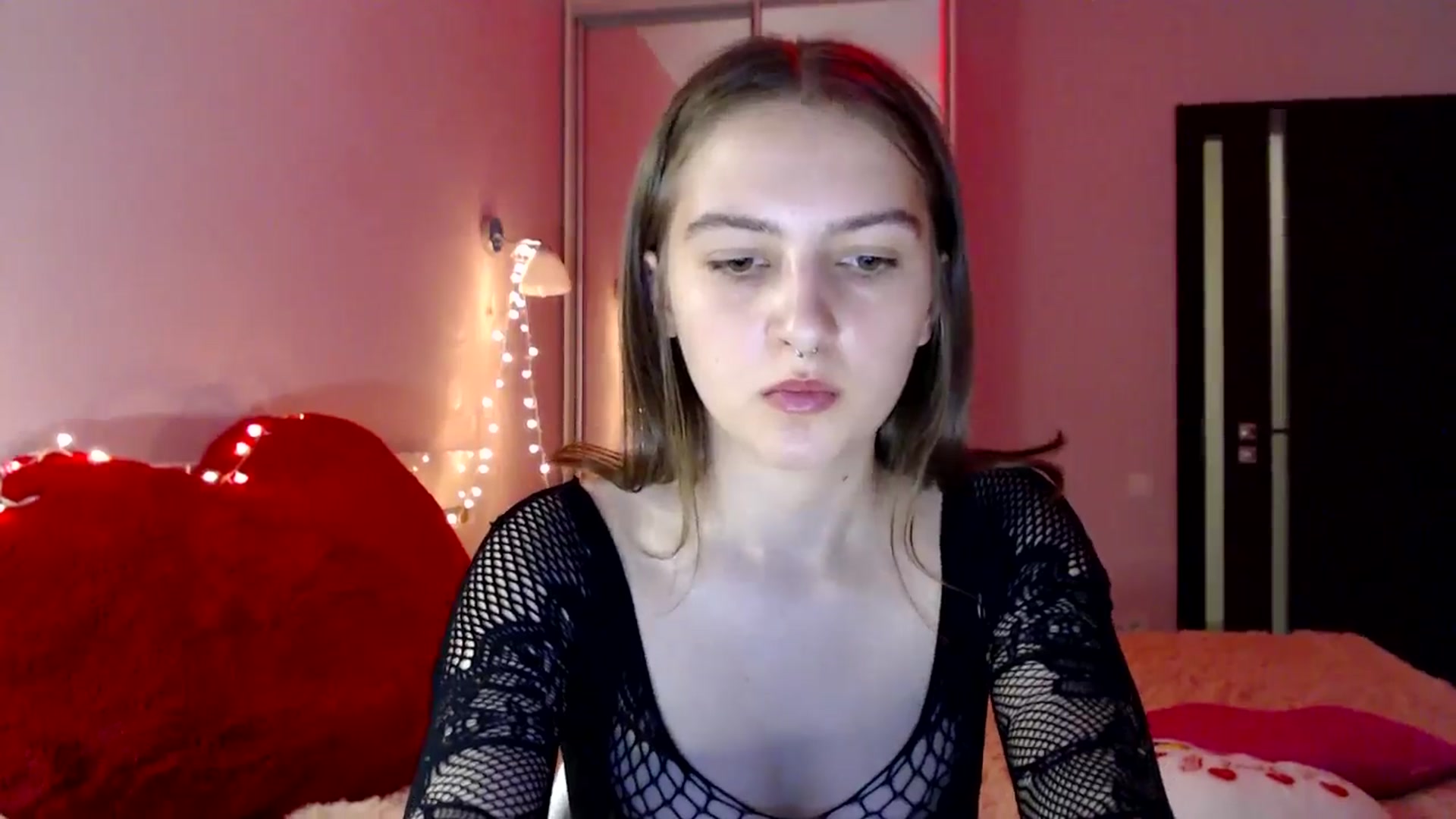 Gallery image thumbnail from LovelyBird's myfreecams stream on, 08/18/2024, 15:57 image 18 of 20