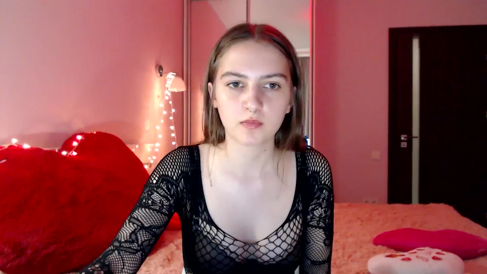Gallery image thumbnail from LovelyBird's myfreecams stream on, 08/18/2024, 17:44 image 15 of 20