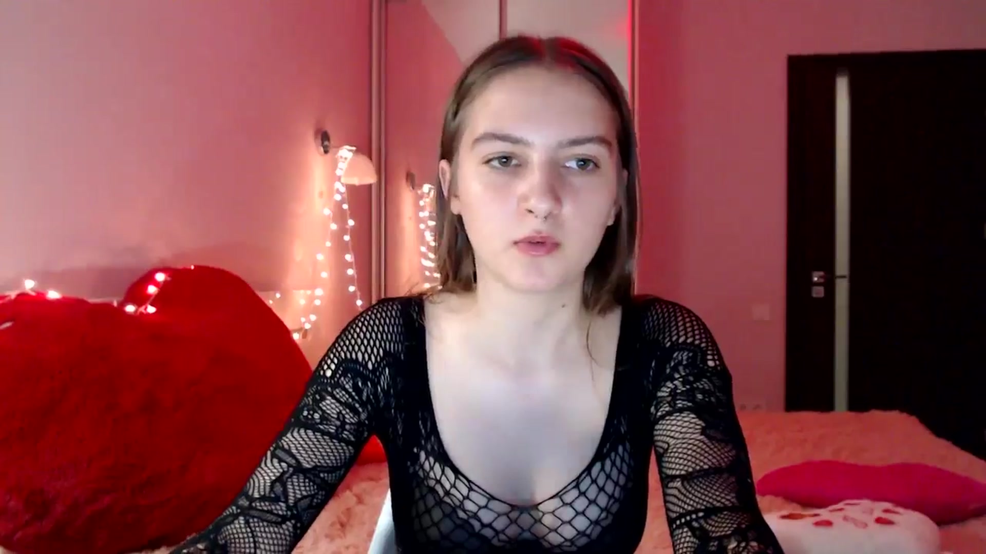 Gallery image thumbnail from LovelyBird's myfreecams stream on, 08/18/2024, 17:44 image 19 of 20