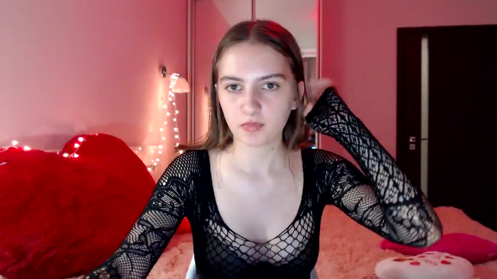 Gallery image thumbnail from LovelyBird's myfreecams stream on, 08/18/2024, 17:44 image 18 of 20
