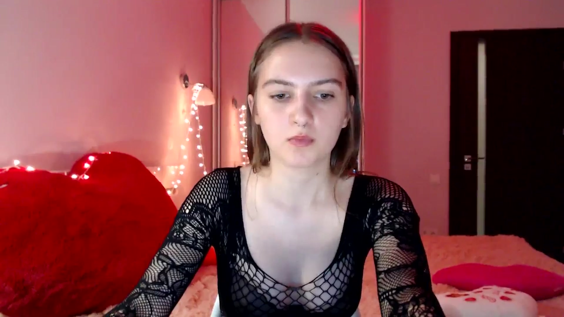Gallery image thumbnail from LovelyBird's myfreecams stream on, 08/18/2024, 17:44 image 17 of 20
