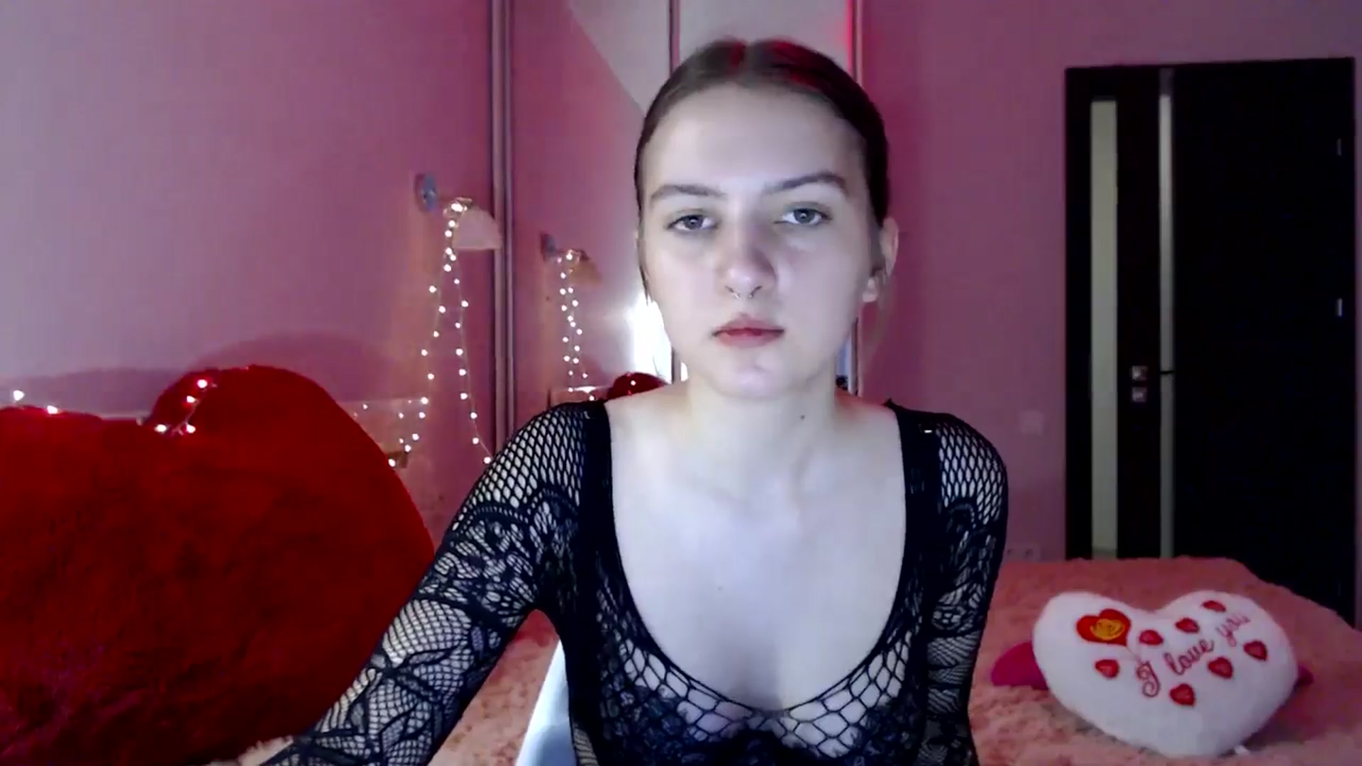 Gallery image thumbnail from LovelyBird's myfreecams stream on, 08/21/2024, 13:43 image 12 of 20
