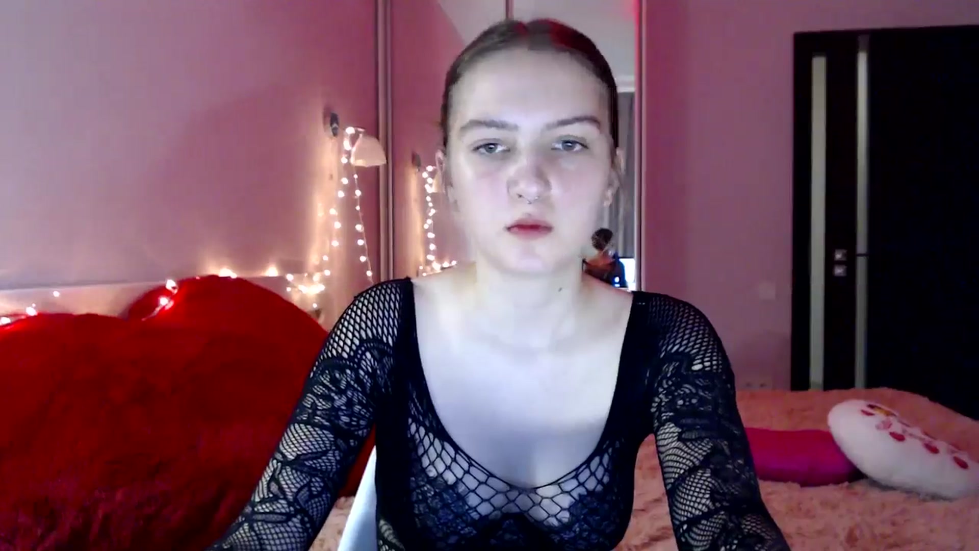 Gallery image thumbnail from LovelyBird's myfreecams stream on, 08/21/2024, 16:55 image 17 of 20