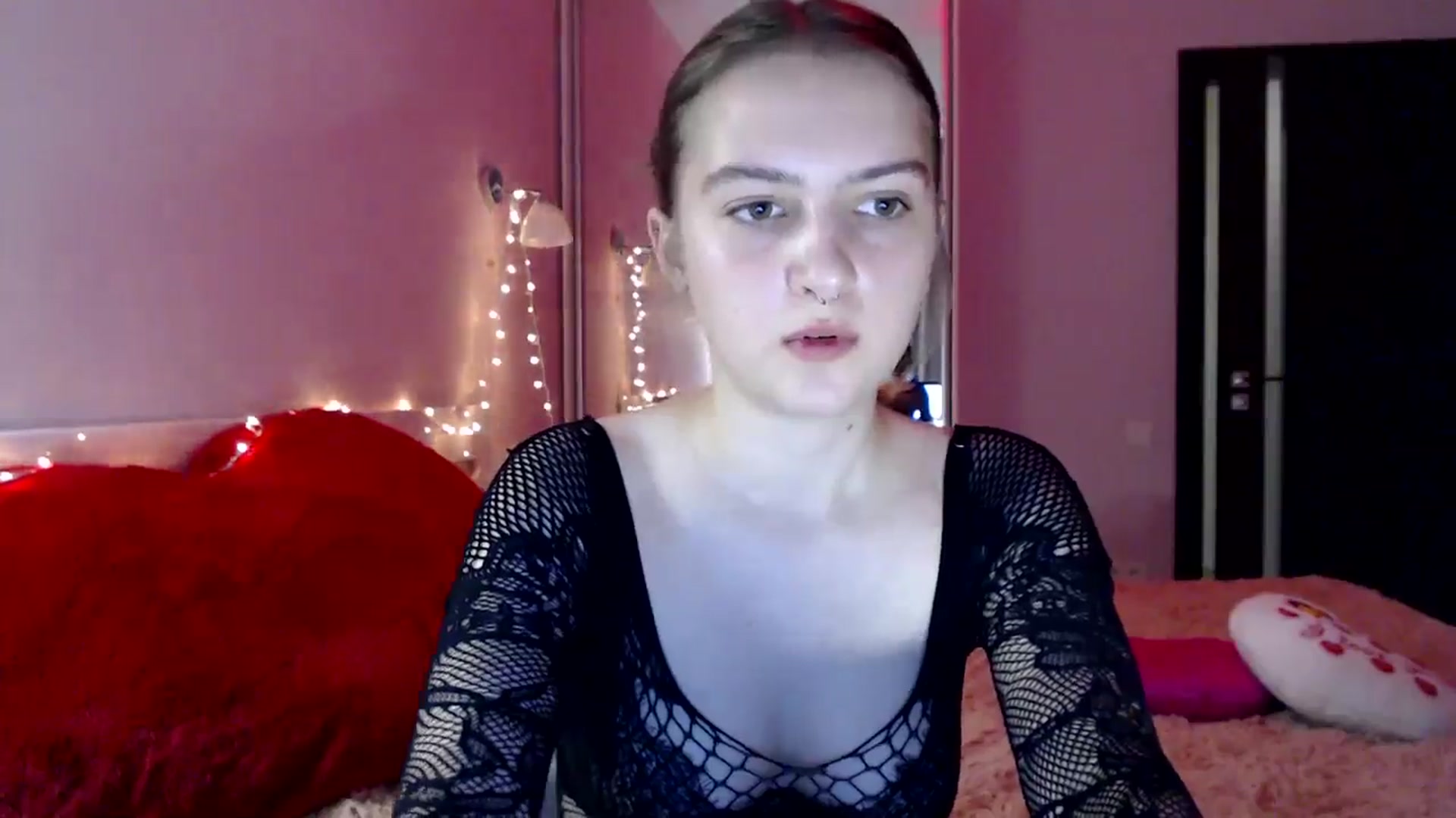 Gallery image thumbnail from LovelyBird's myfreecams stream on, 08/21/2024, 17:58 image 15 of 20