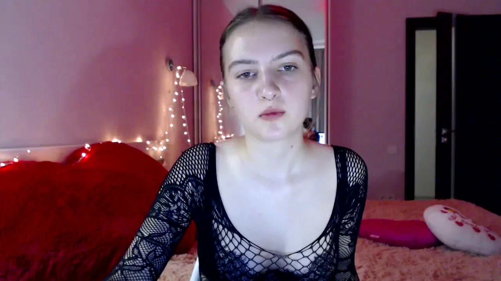 Gallery image thumbnail from LovelyBird's myfreecams stream on, 08/21/2024, 17:58 image 2 of 20