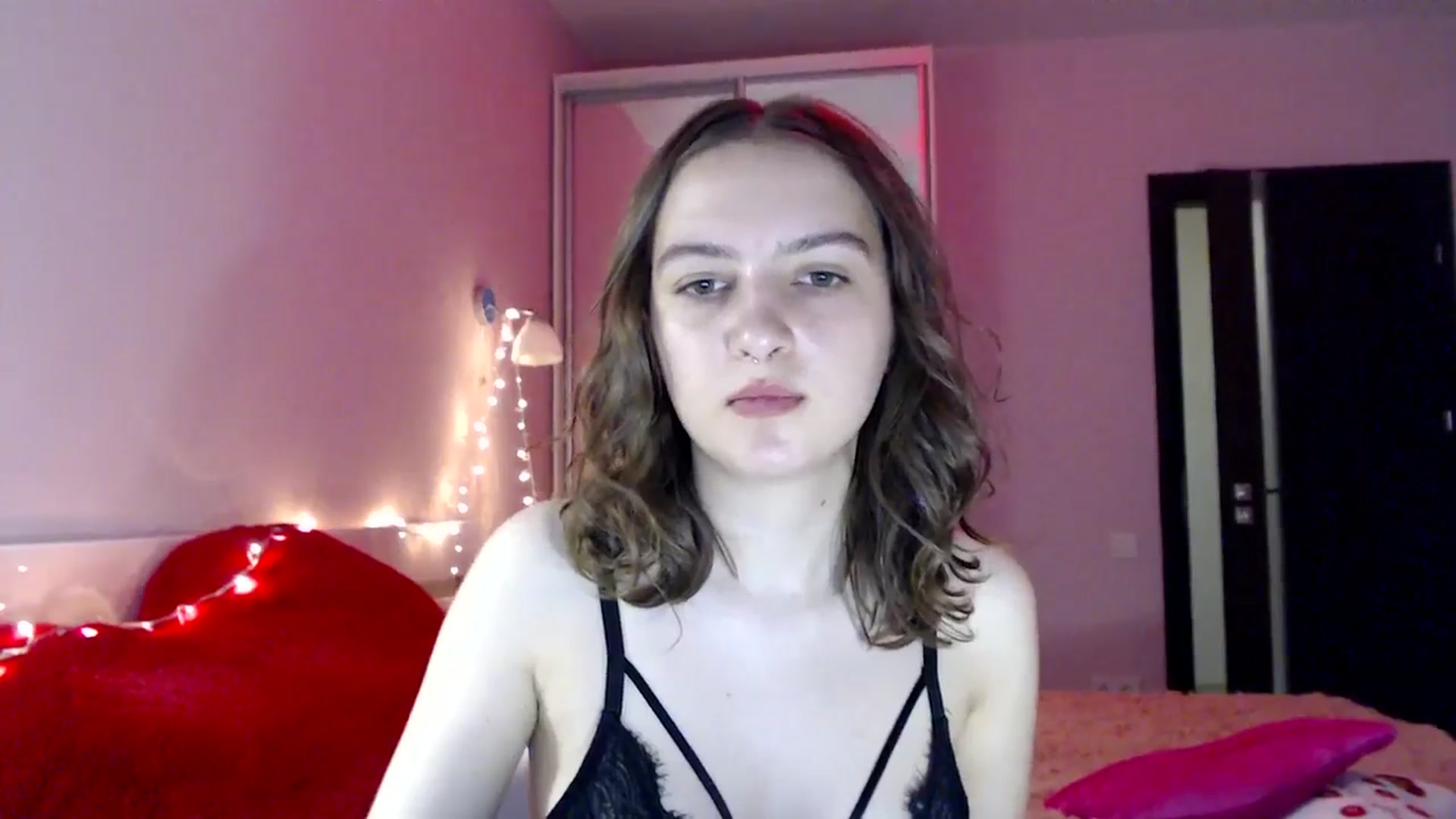 Gallery image thumbnail from LovelyBird's myfreecams stream on, 08/25/2024, 13:20 image 15 of 20
