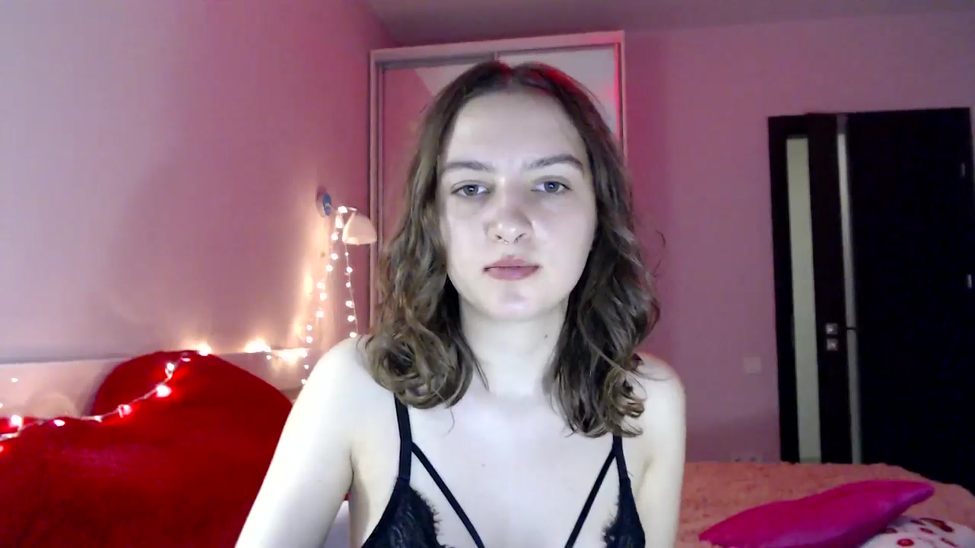 Gallery image thumbnail from LovelyBird's myfreecams stream on, 08/25/2024, 13:20 image 14 of 20