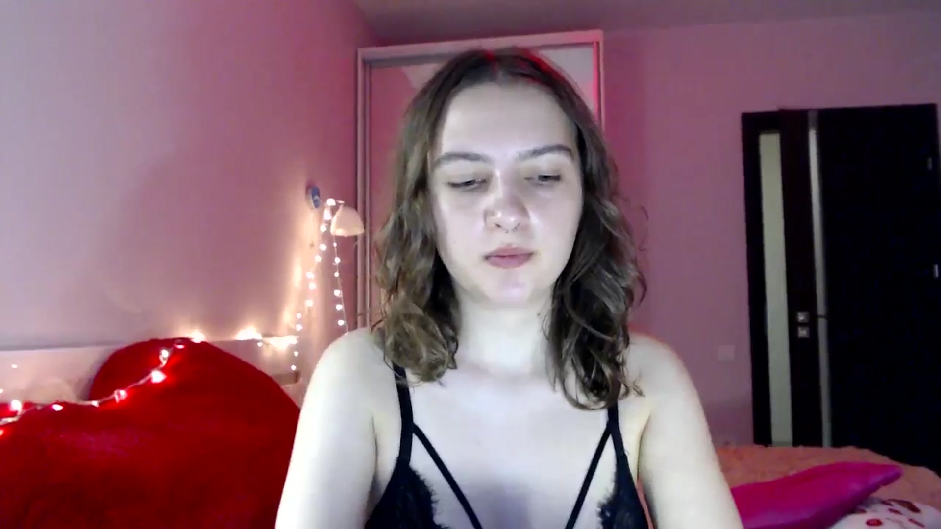Gallery image thumbnail from LovelyBird's myfreecams stream on, 08/25/2024, 13:20 image 17 of 20