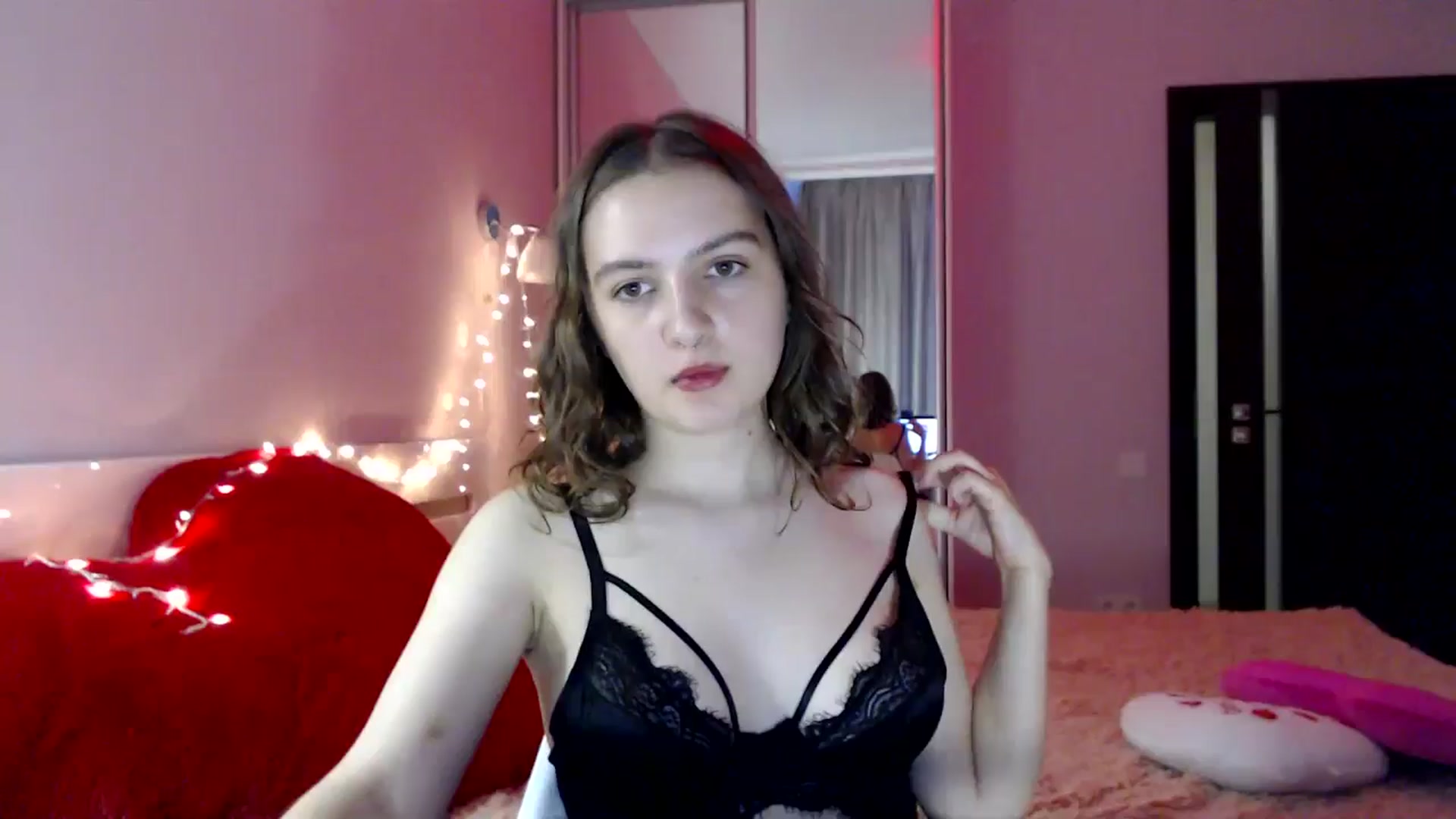 Gallery image thumbnail from LovelyBird's myfreecams stream on, 08/25/2024, 15:30 image 19 of 20