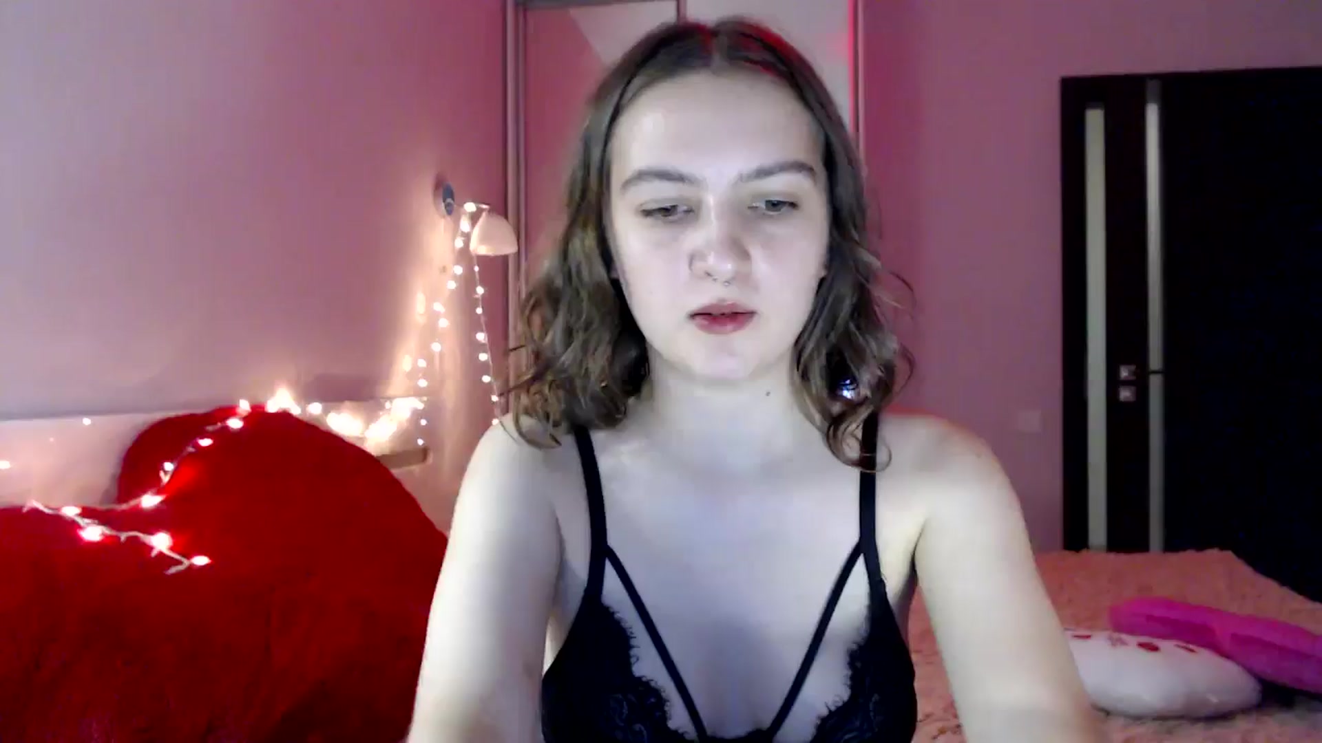 Gallery image thumbnail from LovelyBird's myfreecams stream on, 08/25/2024, 15:30 image 17 of 20