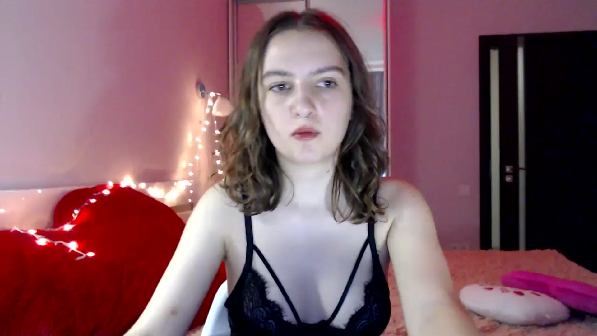 Gallery image thumbnail from LovelyBird's myfreecams stream on, 08/25/2024, 15:30 image 9 of 20
