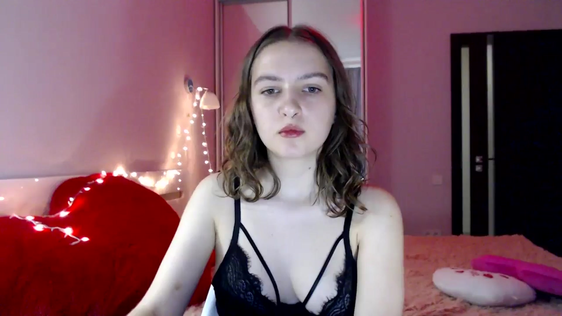 Gallery image thumbnail from LovelyBird's myfreecams stream on, 08/25/2024, 15:42 image 2 of 20