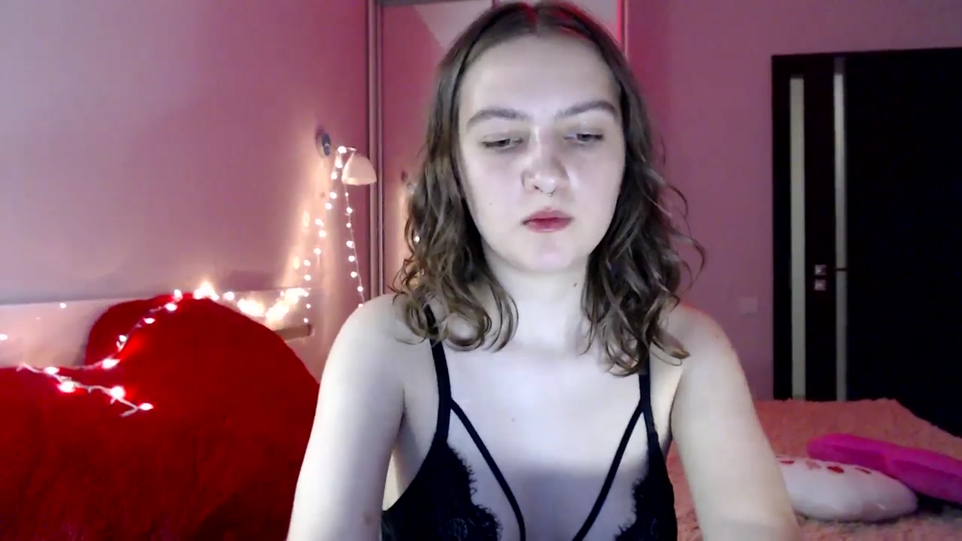 Gallery image thumbnail from LovelyBird's myfreecams stream on, 08/25/2024, 15:42 image 3 of 20