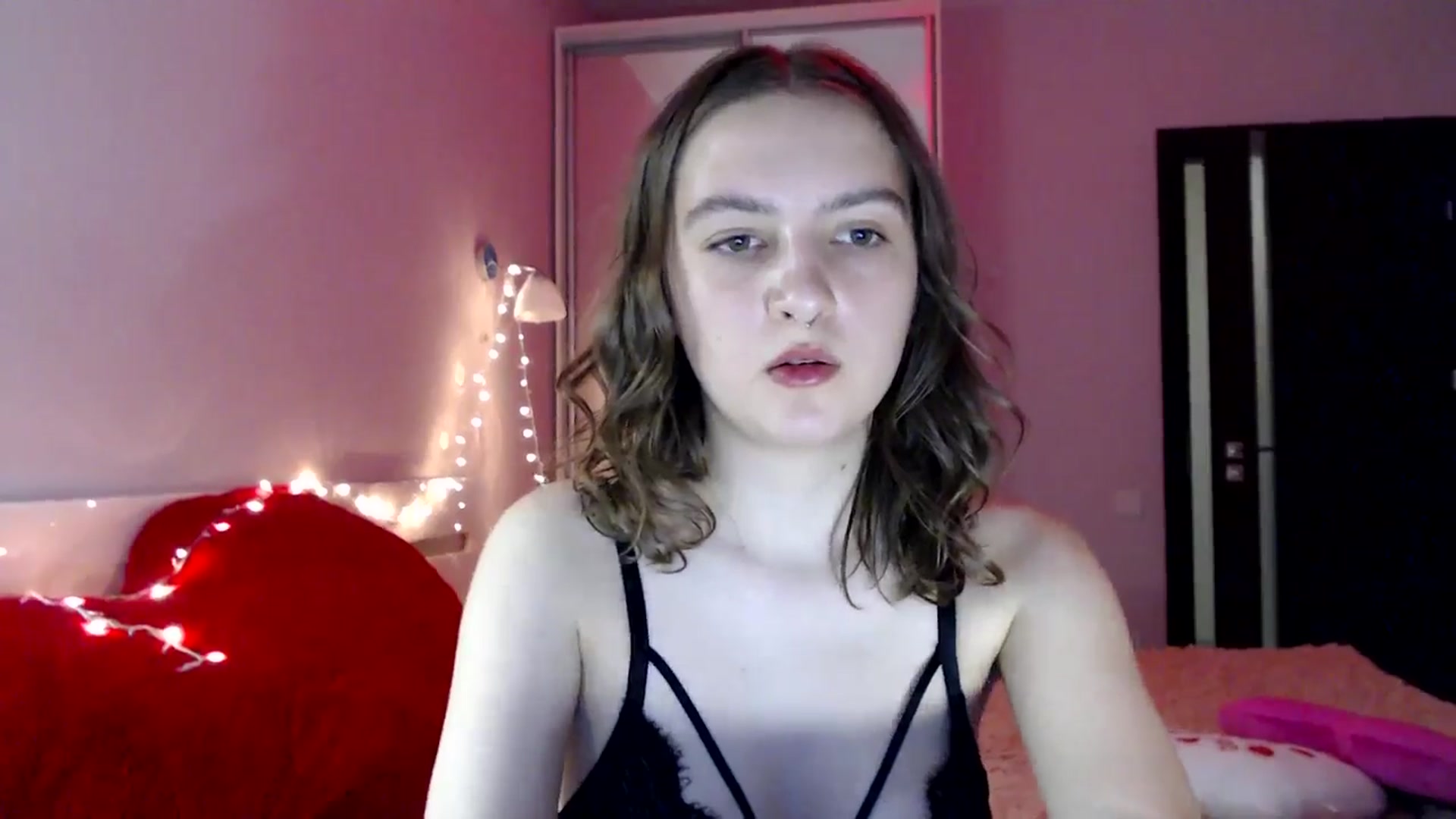 Gallery image thumbnail from LovelyBird's myfreecams stream on, 08/25/2024, 15:42 image 19 of 20