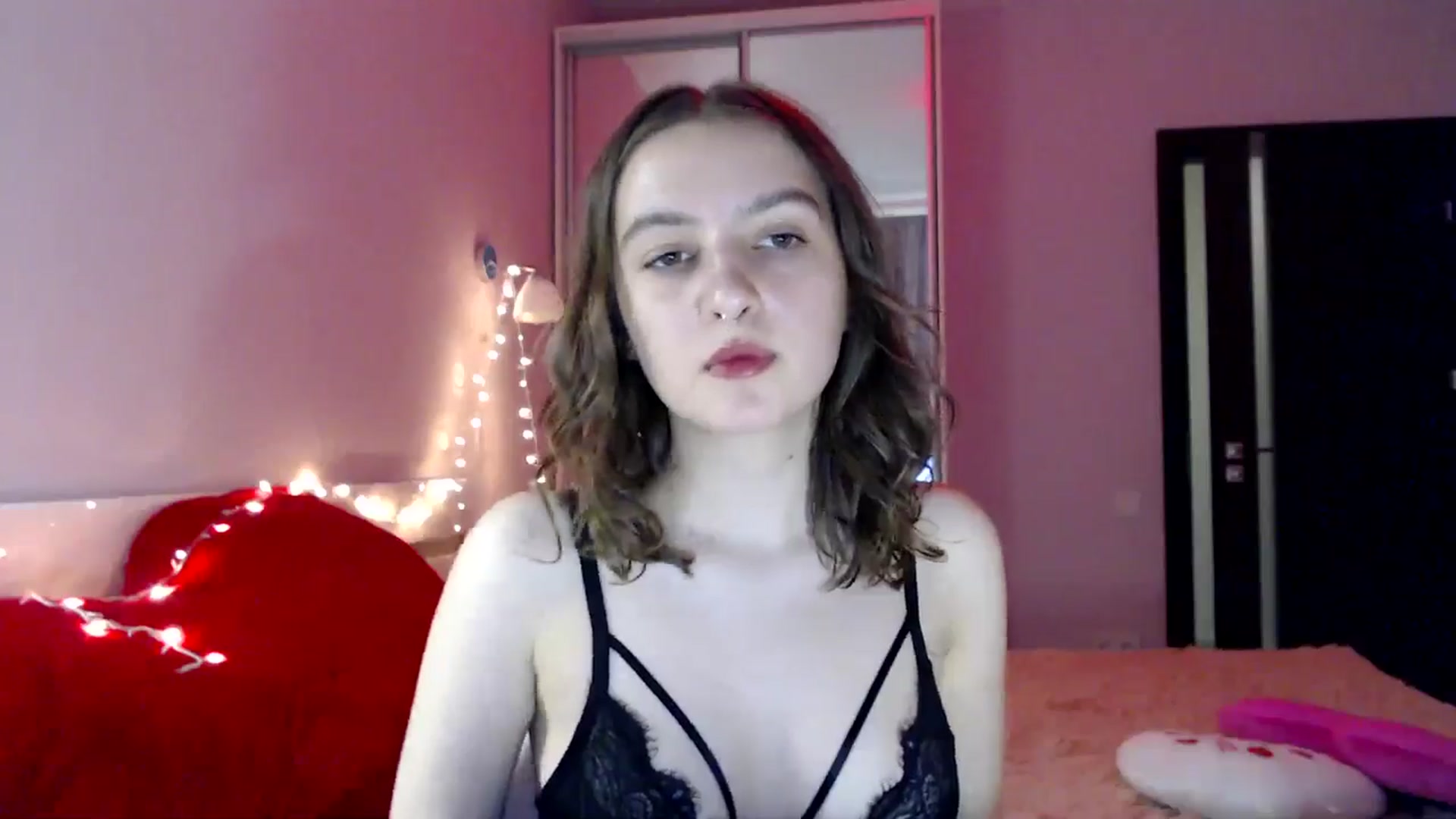 Gallery image thumbnail from LovelyBird's myfreecams stream on, 08/25/2024, 15:42 image 15 of 20
