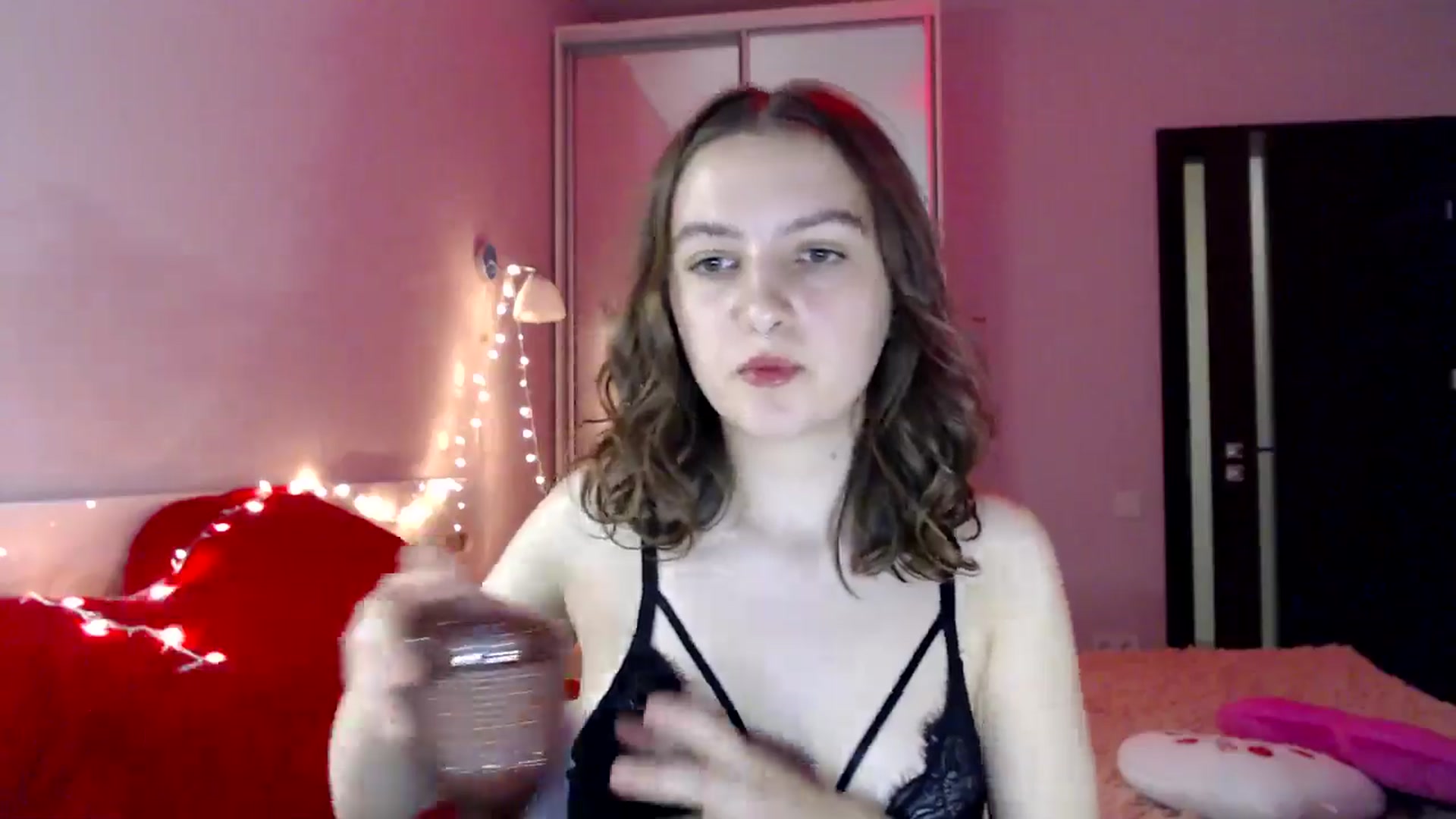 Gallery image thumbnail from LovelyBird's myfreecams stream on, 08/25/2024, 15:42 image 13 of 20